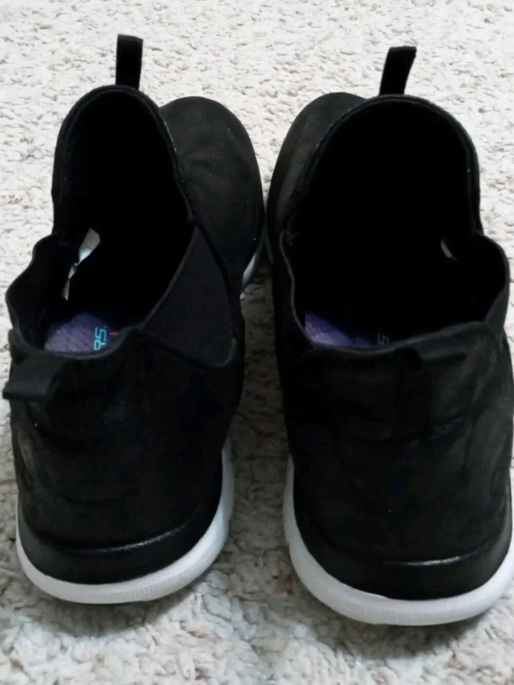 Skechers women black